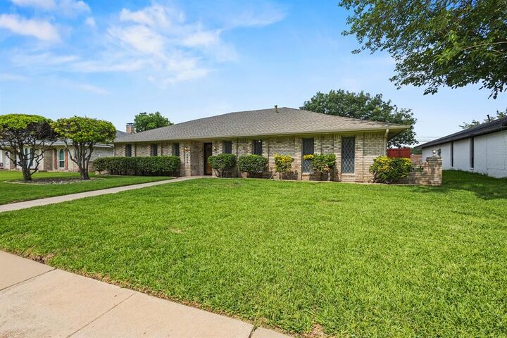 Property Photo: 2909 Las Palmas Lane TX 75075