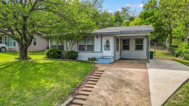 Property Photo:  1220 S Lamar Street  TX 76086 
