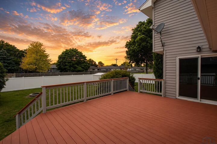 Property Photo: 111 Golden Dr IA 51054