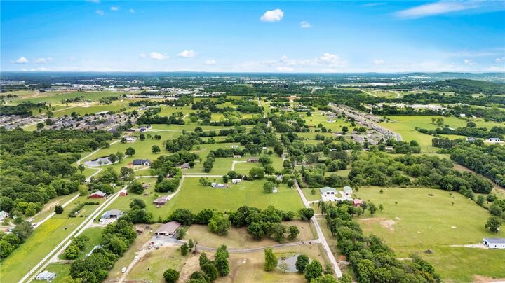Property Photo:  416 S Zion Street  AR 72745 