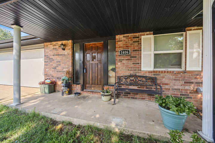 Property Photo:  1406 Daline Street  AR 72762 