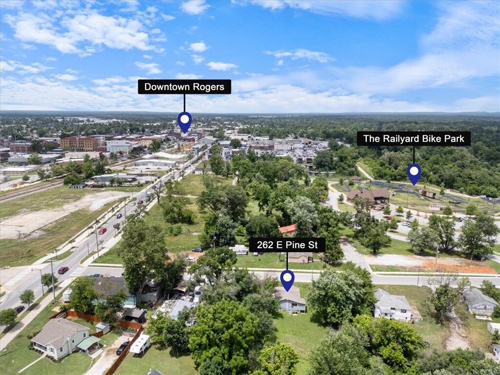 Property Photo: 262 E Pine Street AR 72756