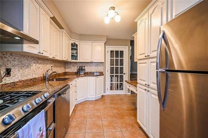 Property Photo:  39 Glen Vista Drive  ON L8K 5V5 