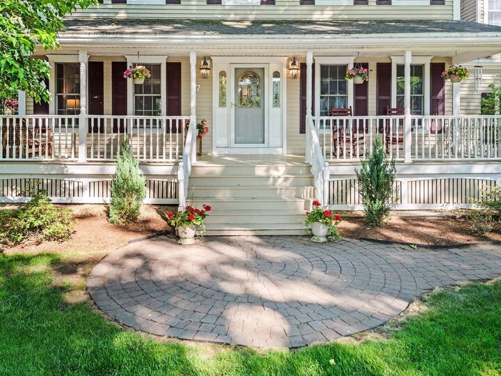 Property Photo: 7 Woodcliffe Ave MA 01604
