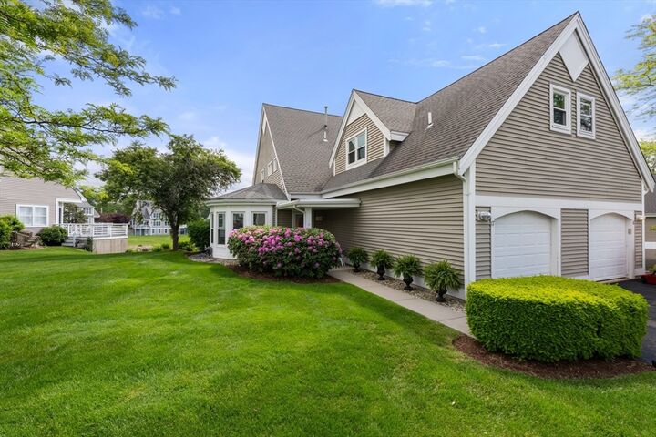 Property Photo:  17 Bay Pointe Dr Ext 17  MA 02532 