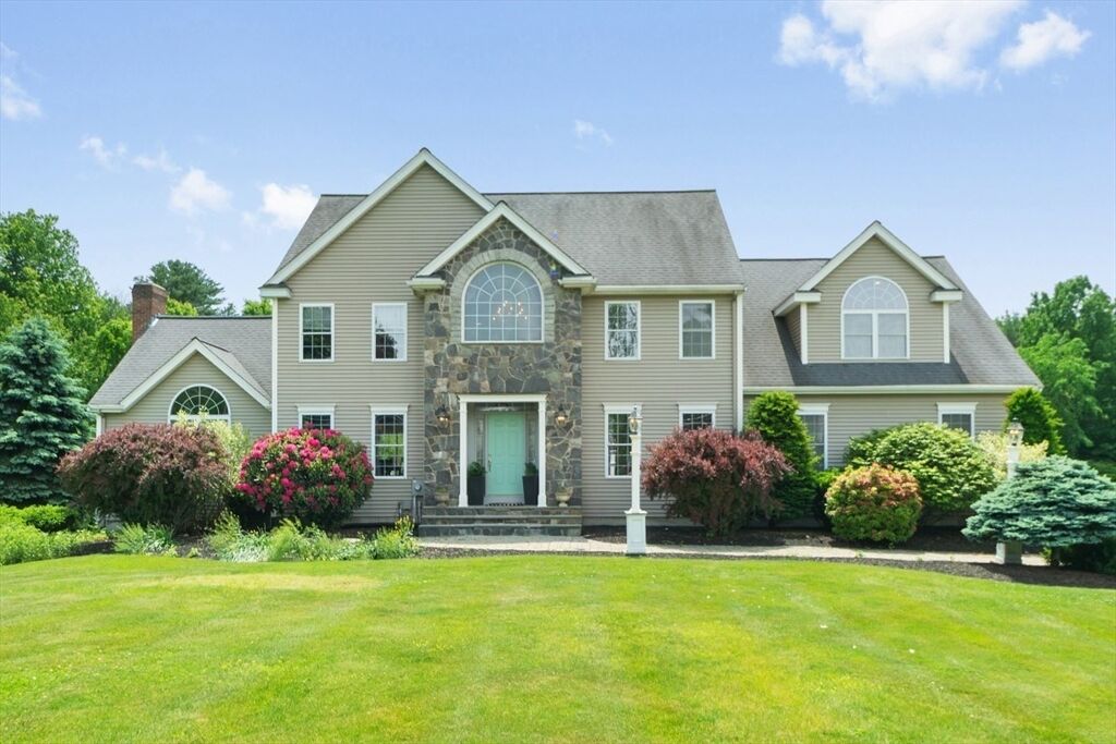 Property Photo: 307 Chestnut Street MA 01749