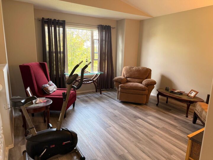 Property Photo: 9137 94A Avenue AB T8X 1V4