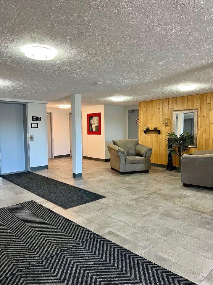 Property Photo: 9640 92 Avenue 9 AB T8V 0H4