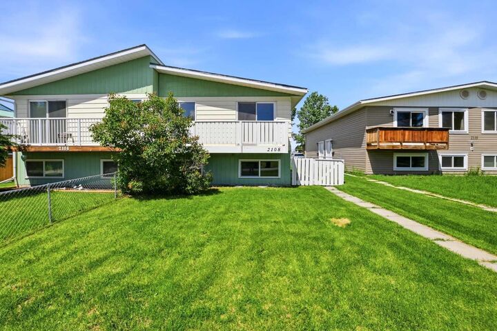 2108 23 Avenue Close — photo 1