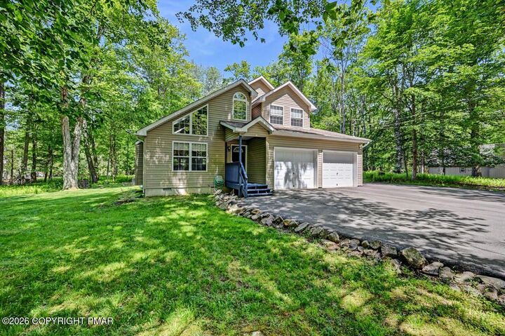 Property Photo: 125 Cardinal Lane PA 18347