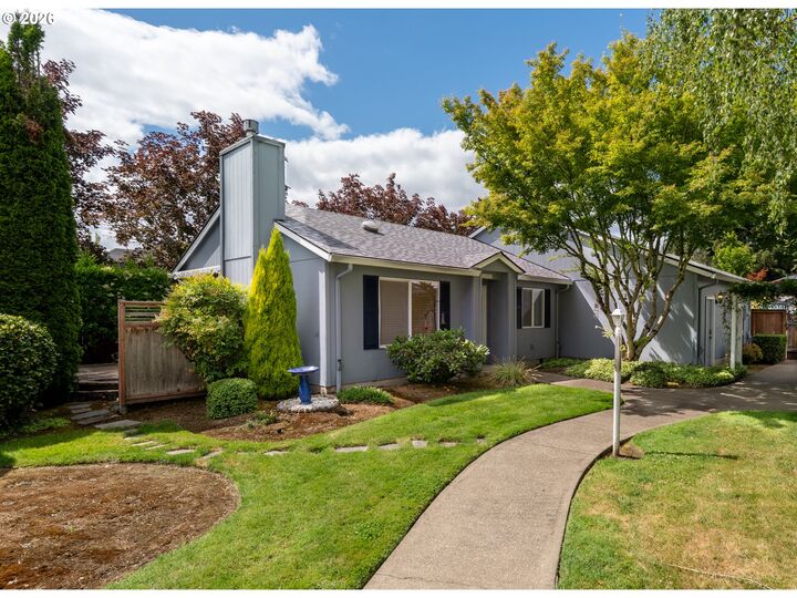 Property Photo:  6504 NE Chestnut St  OR 97124 
