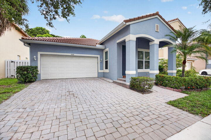 Property Photo:  5049 Sancerre Circle  FL 33463 