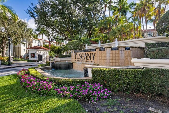 Property Photo: 2202 Tuscany Way FL 33435