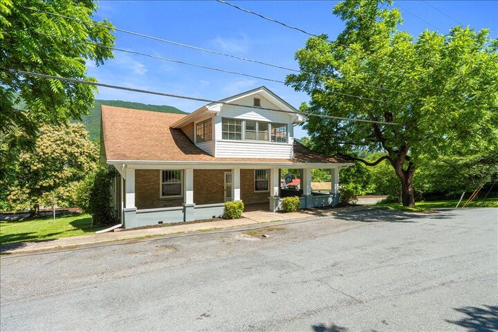 Property Photo: 535 Boyd St VA 24066