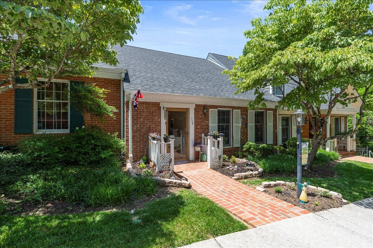 Property Photo: 117 Greenbrier Dr VA 24141