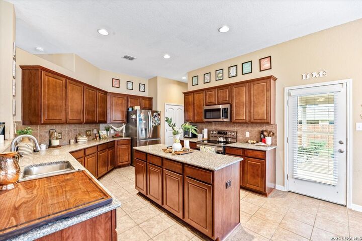 Property Photo: 6722 Pleasant Bay TX 78244