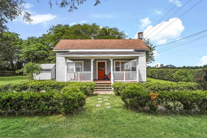 Property Photo: 490 George Miller Rd FL 32145
