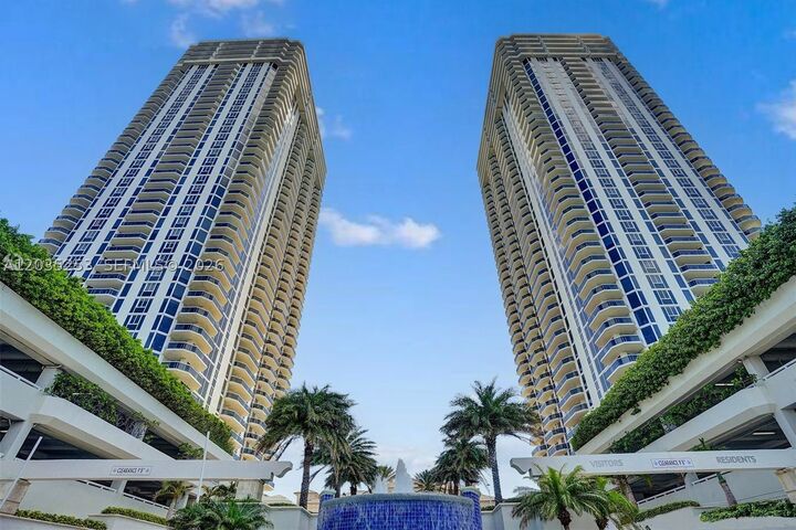 Property Photo: 4779 Collins Ave 2708 FL 33140