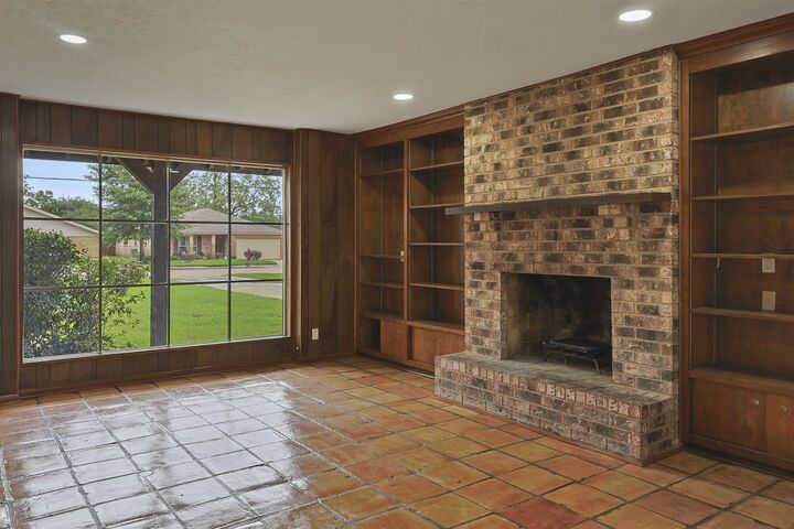 Property Photo: 6755 Gladys Ave TX 77706