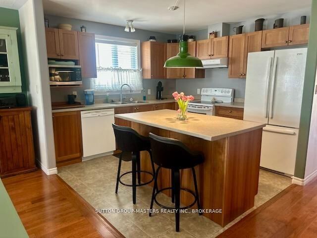Property Photo: 124 Farmstead Court ON K7P 3H9