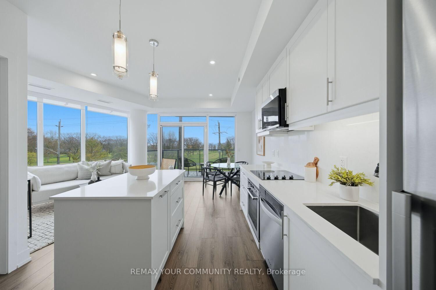 Property Photo: 1316 Kingston Road 305 ON M1N 1P6