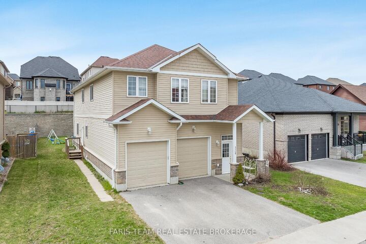 Property Photo: 3118 Emperor Drive ON L3V 0G4