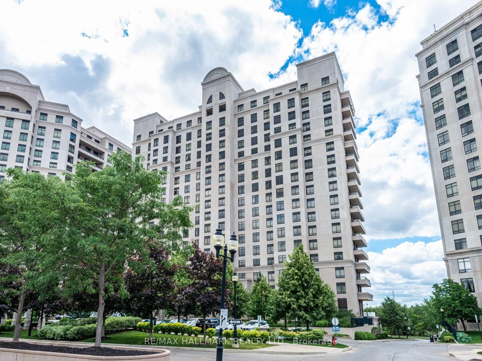 Property Photo: 9245 Jane Street 303 ON L6A 0J9