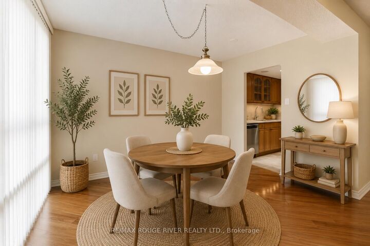 Property Photo: 3650 Kaneff Crescent 1008 ON L5A 4A1