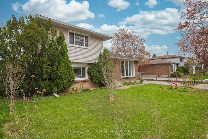 Property Photo: 808 Dulaney Drive ON N6C 3W4