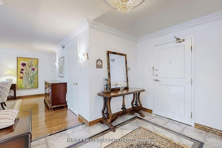 Property Photo:  7300 Yonge Street 311  ON L4J 7Y5 