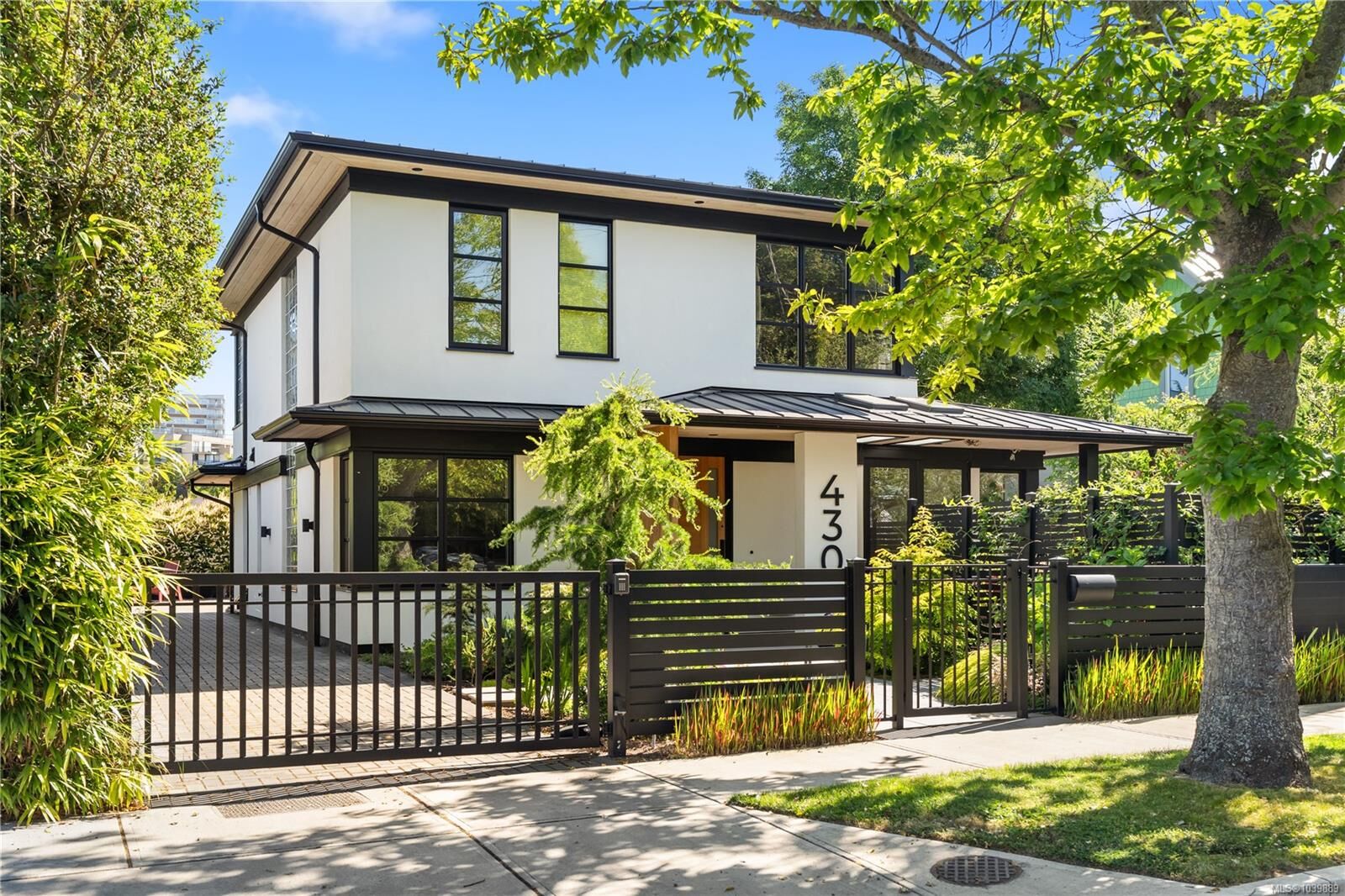 Property Photo:  430 Luxton Ave  BC V8V 1C9 
