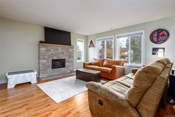 Property Photo: 1651 Ascot Ave BC V9M 1A8