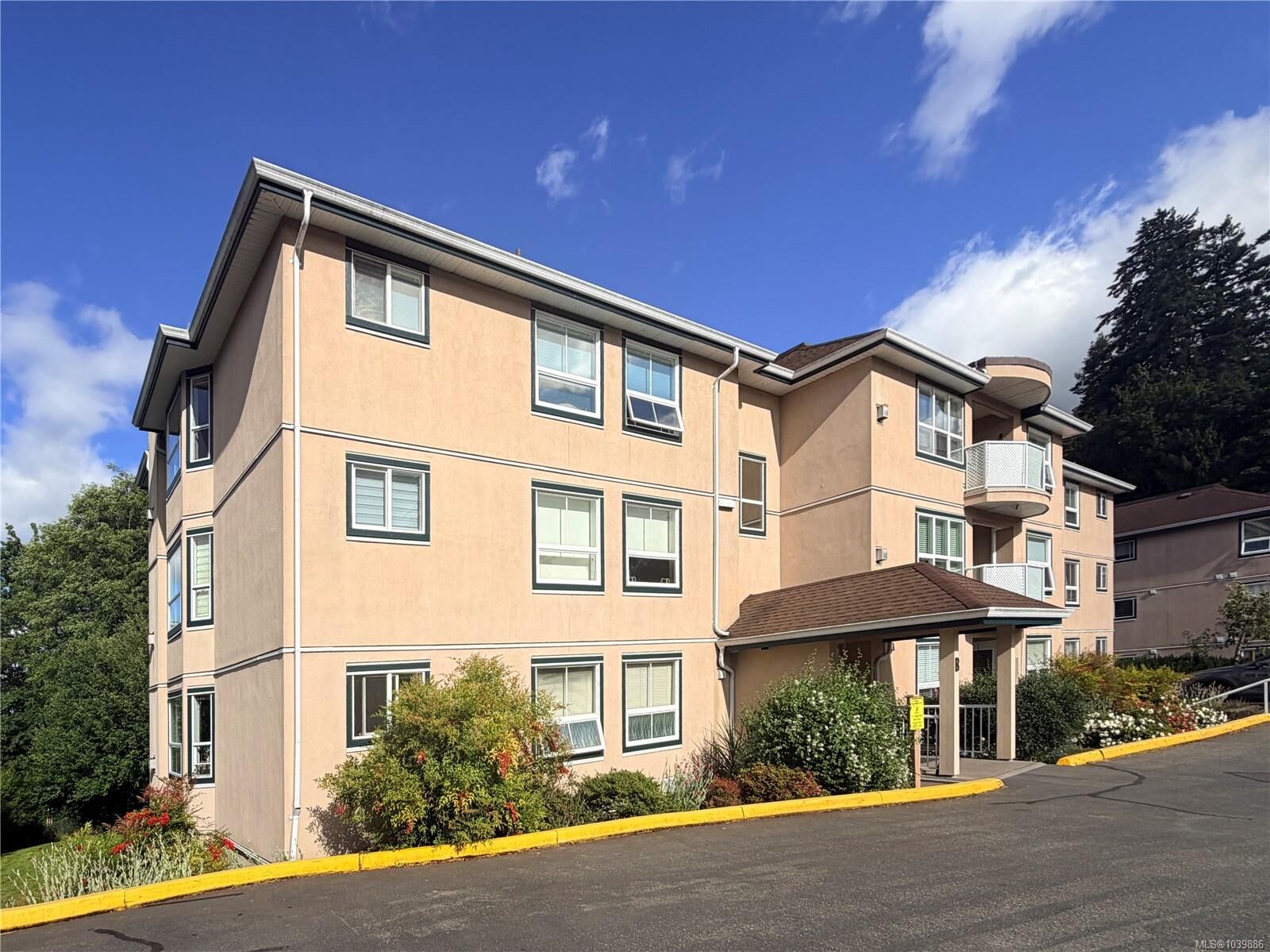 Property Photo: 3000 Oak St #301B BC V0R 1K1