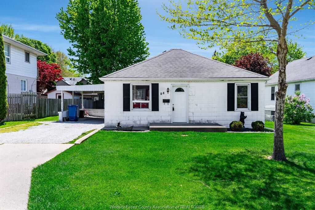 Photo de la propriété: 84 Robinson Street ON N8H 1Z4