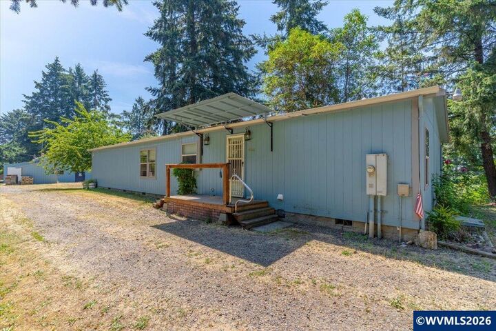 Property Photo: 4166 Riverside Dr S OR 97306