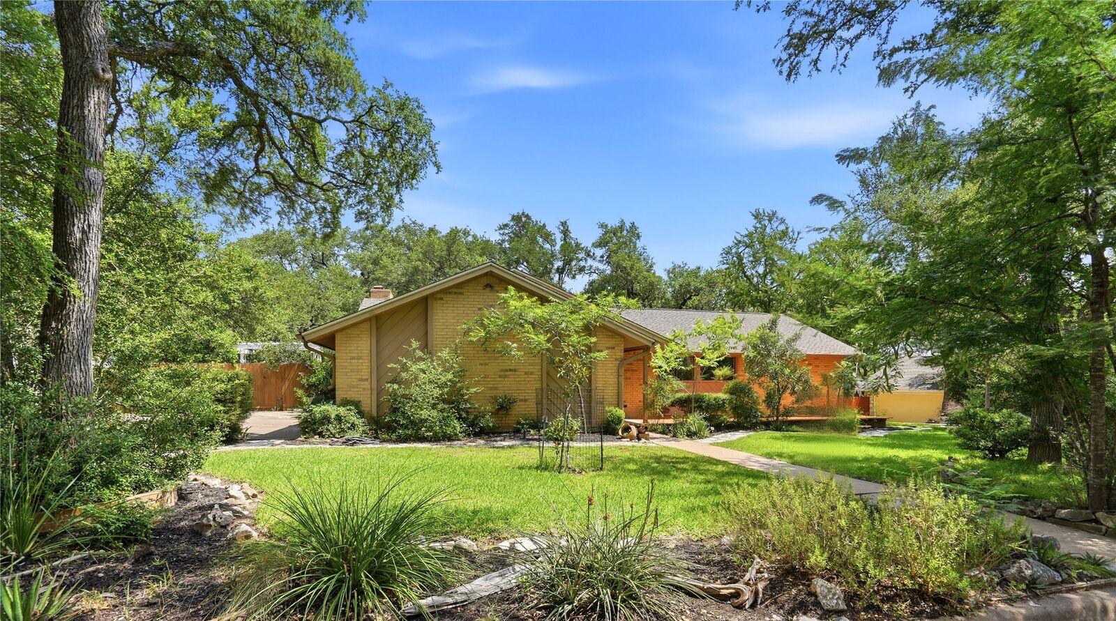 Property Photo: 9900 Richelieu Road TX 78750