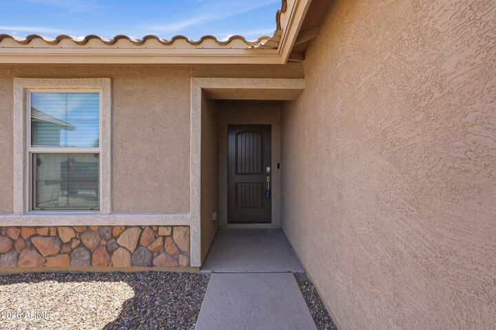 Property Photo: 348 W Tamarack Drive AZ 85140