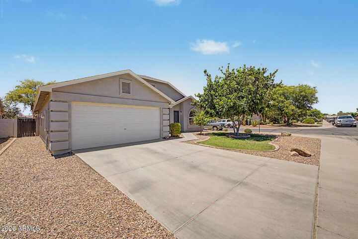 Property Photo:  40018 N Lerwick Drive  AZ 85140 