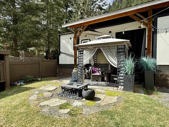 1650 Columbia Valley Road 16 — photo 1