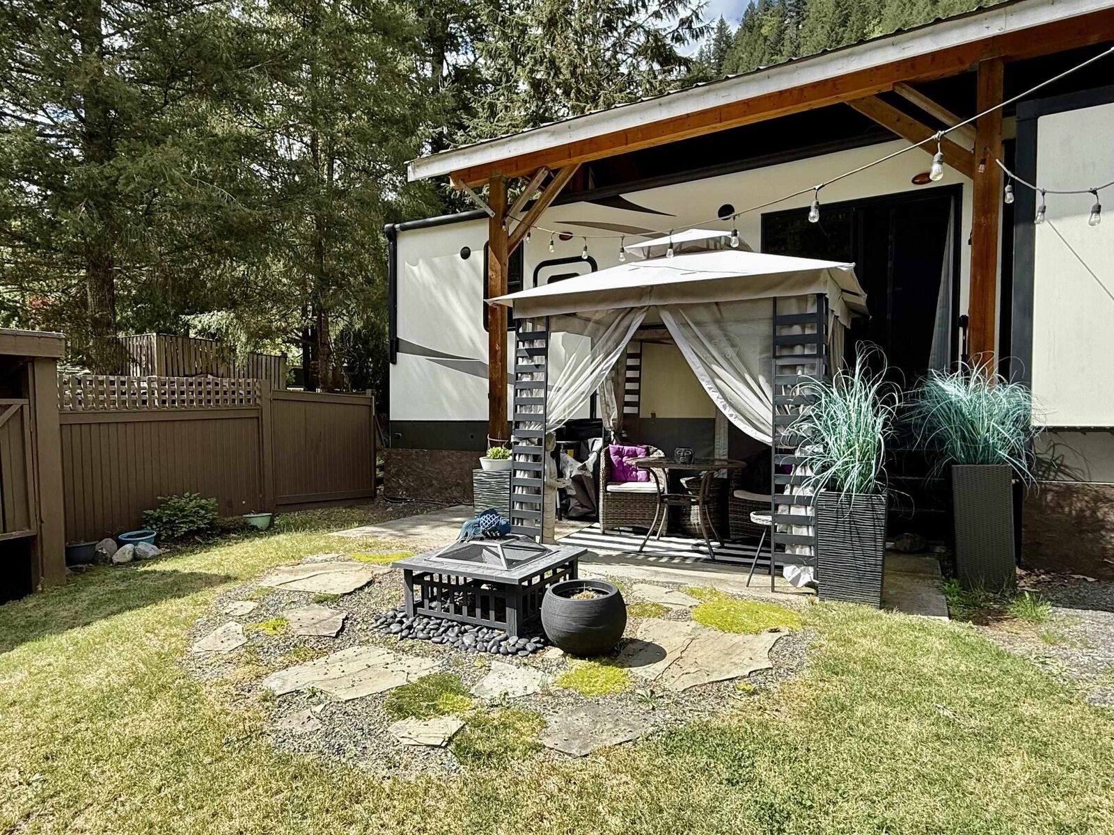 Property Photo: 1650 Columbia Valley Road 16 BC V2R 4X3