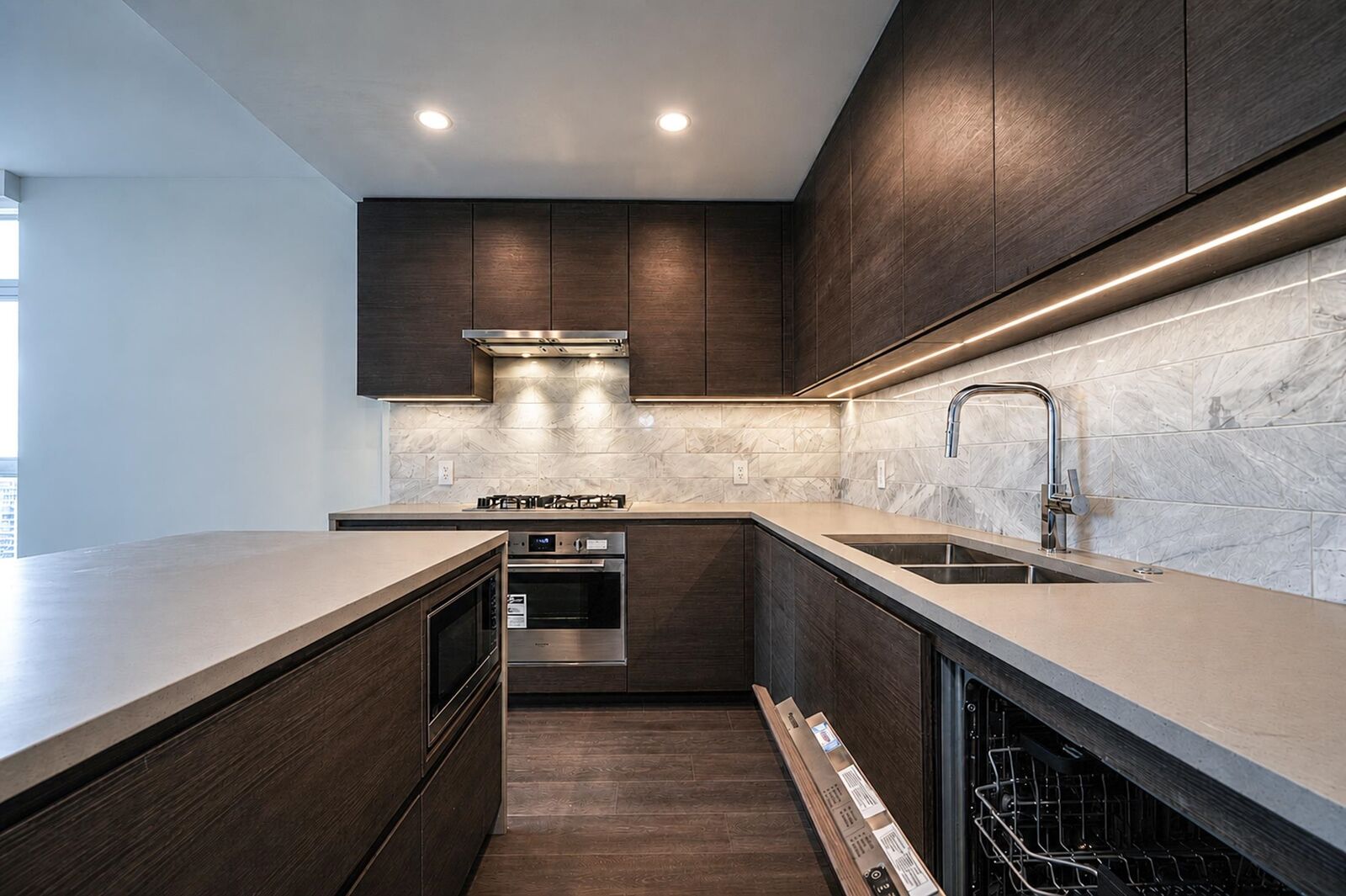 Property Photo: 2108 Gilmore Avenue 2811 BC V5C 0N8
