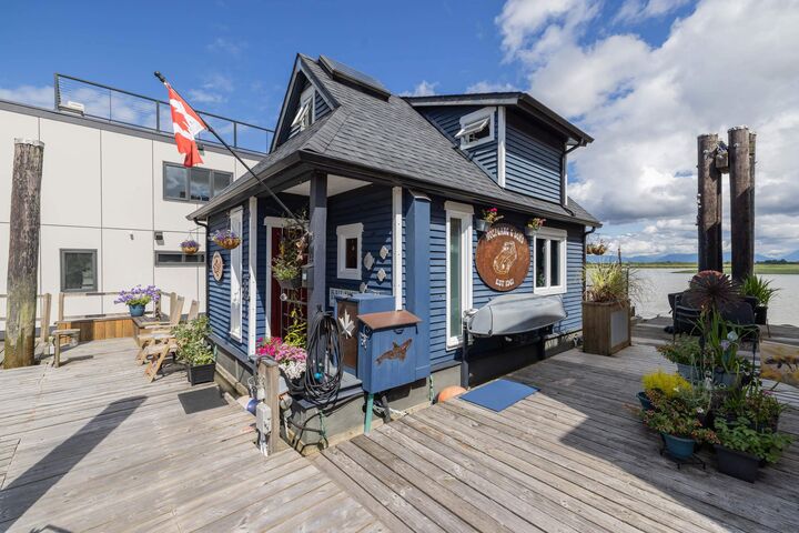 Property Photo: 3871 W River Road 11 BC V4K 3N2
