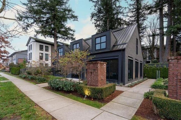 Property Photo: 15828 27 Avenue 8 BC V3Z 0X4