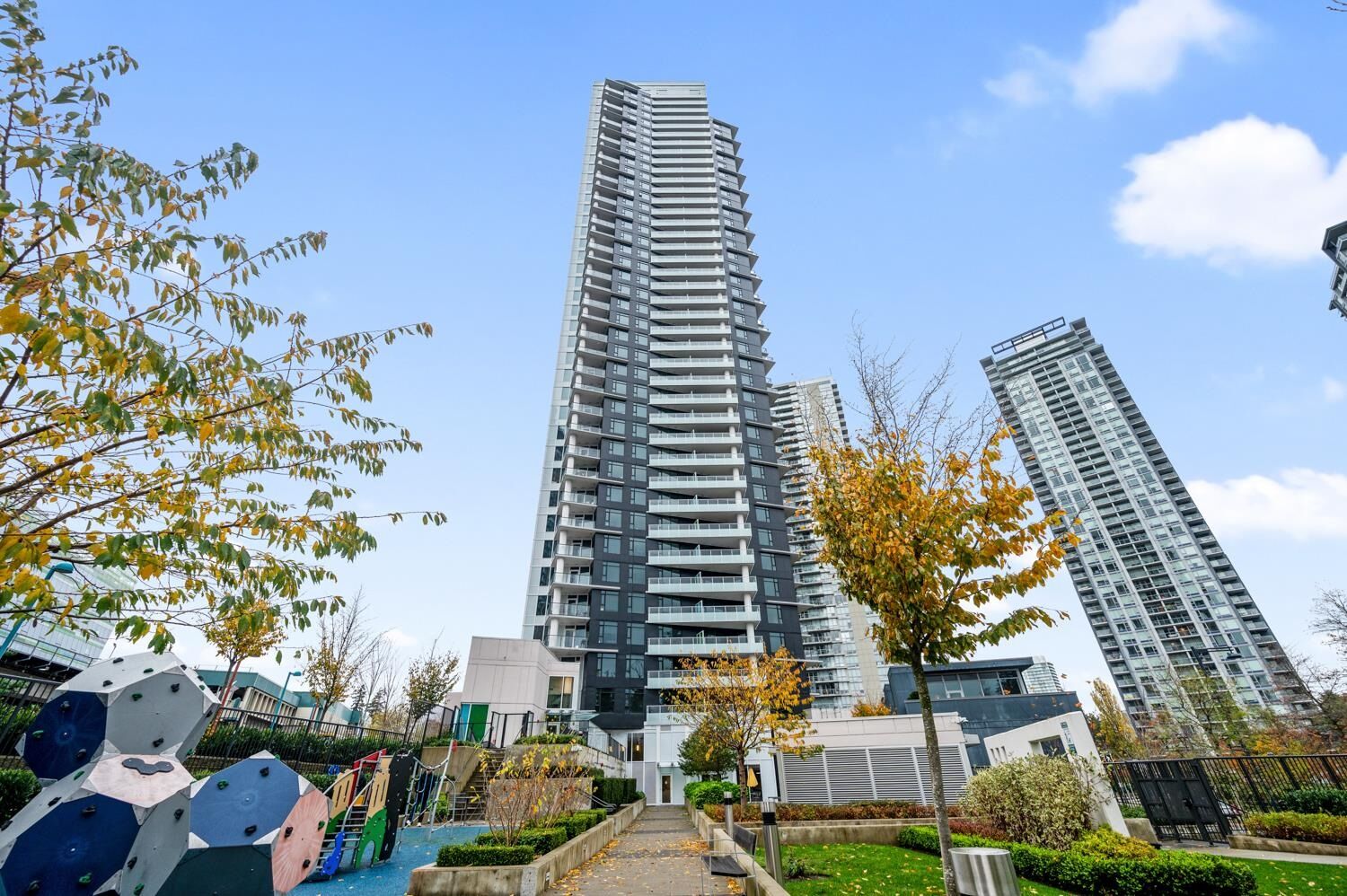 Property Photo: 9887 Whalley Boulevard 3506 BC V3T 0P4