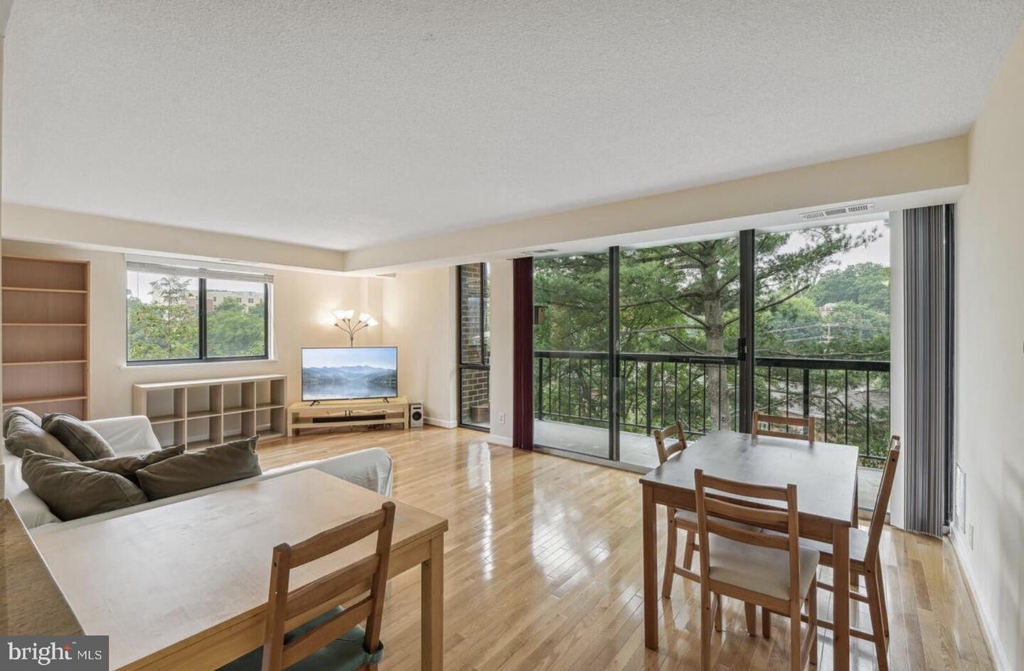 Property Photo: 1401 N Rhodes Street N 406 VA 22209