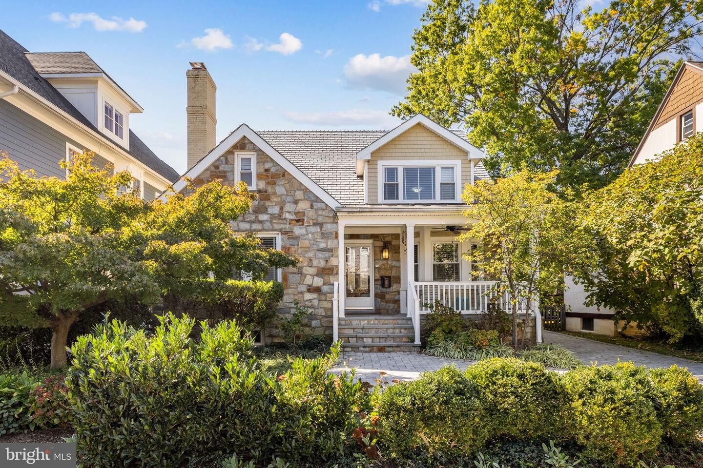 Property Photo:  1604 N Edgewood Street  VA 22201 