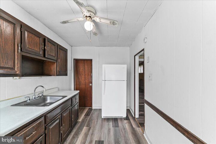 Property Photo:  9 Ardsley Road  PA 19082 