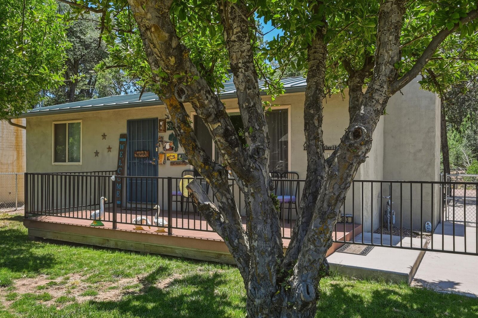 Property Photo: 303 W Saddle Lane AZ 85541