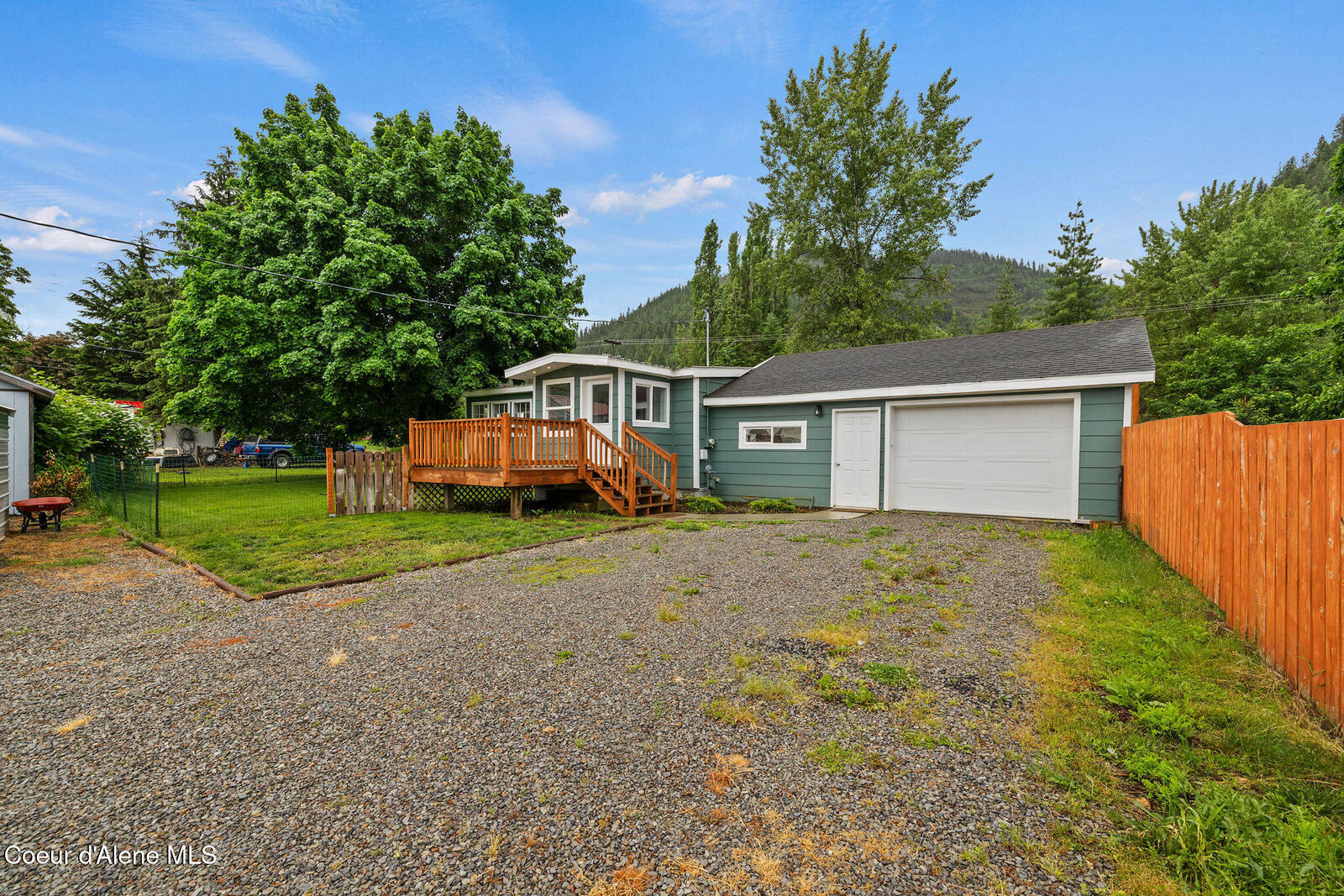 Property Photo: 309 1/2 W Yellowstone Ave ID 83849
