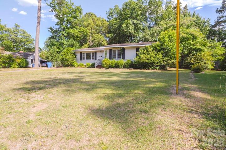 Property Photo:  1809 Manteo Street  NC 28303 